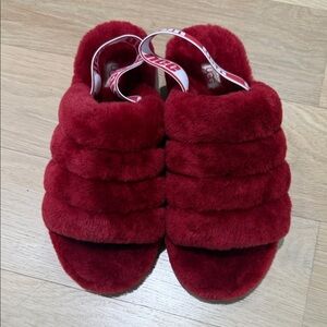 UGG Red Women's Plush Slippers NWOT SIZE 9